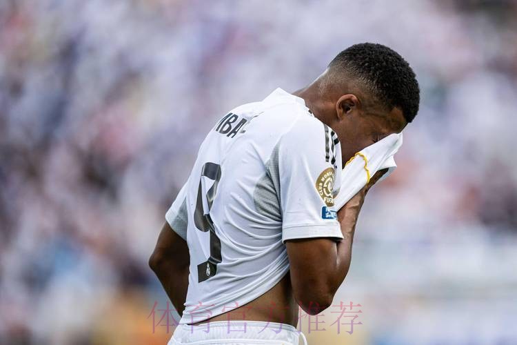 法媒:皇马有意引进杜埃 但巴黎坚定不放人 法媒:皇马有意引进杜埃 但巴黎坚定不放人